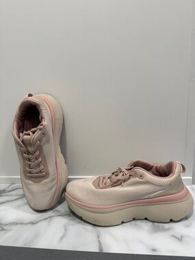 Revitalign Gaia Walking Sneakers Sand Shell Women’s size 8 B